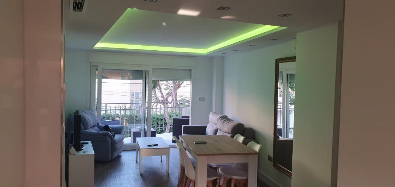 Beautiful Apartment In Third Line Beach Boliches Fuengirola Bagian luar foto