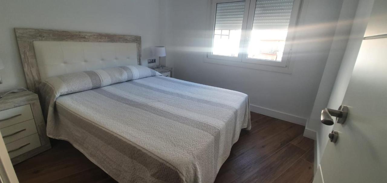 Beautiful Apartment In Third Line Beach Boliches Fuengirola Bagian luar foto