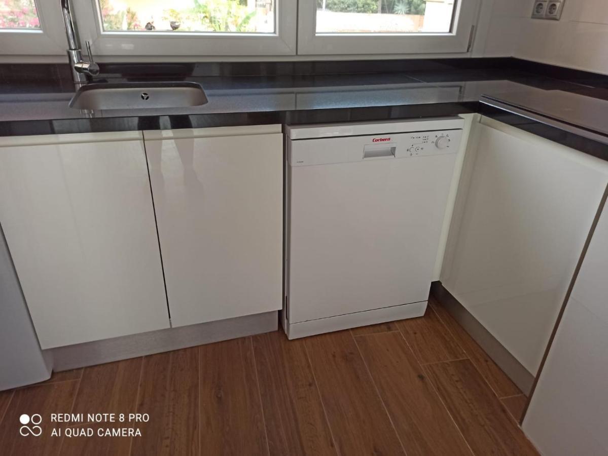 Beautiful Apartment In Third Line Beach Boliches Fuengirola Bagian luar foto