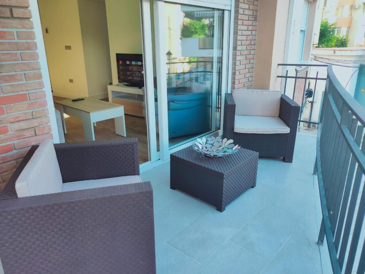 Beautiful Apartment In Third Line Beach Boliches Fuengirola Bagian luar foto
