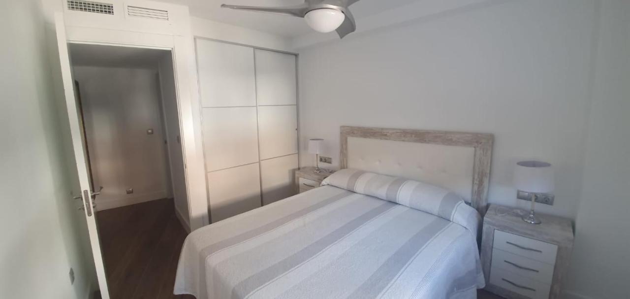 Beautiful Apartment In Third Line Beach Boliches Fuengirola Bagian luar foto