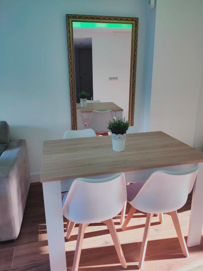 Beautiful Apartment In Third Line Beach Boliches Fuengirola Bagian luar foto