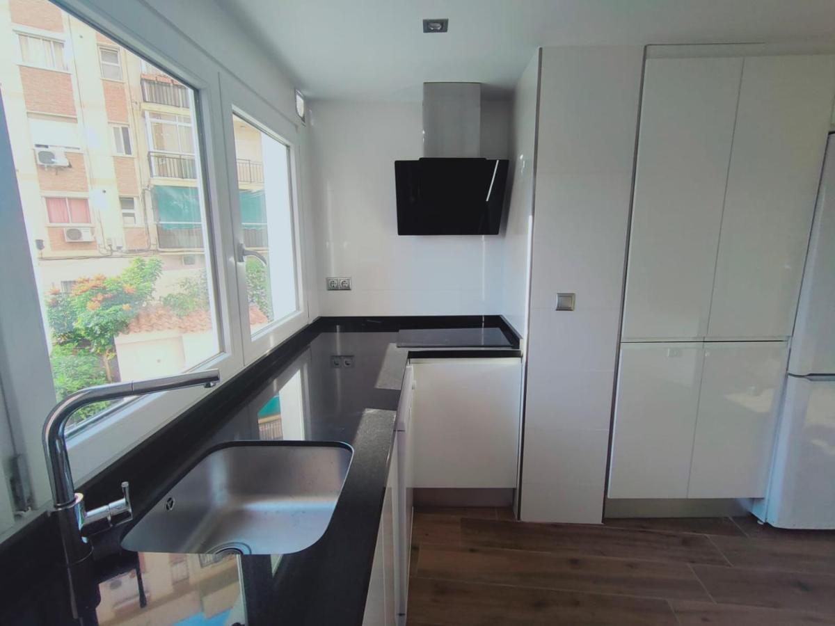 Beautiful Apartment In Third Line Beach Boliches Fuengirola Bagian luar foto